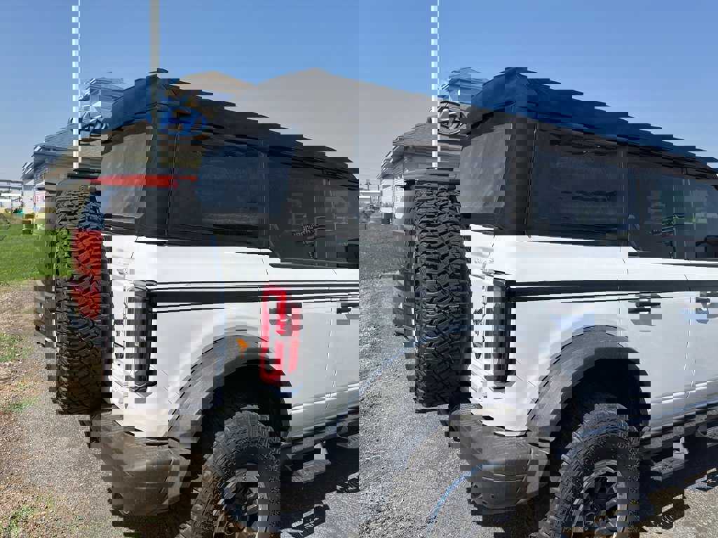 Used 2021 Ford Bronco Badlands image 4