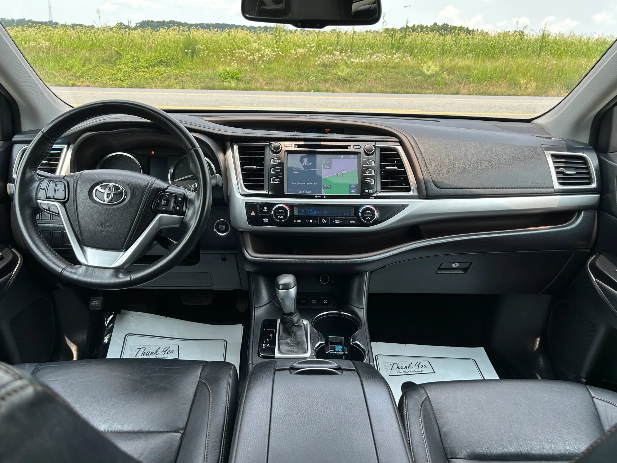 Used 2014 Toyota Highlander XLE AWD/4WD image 17