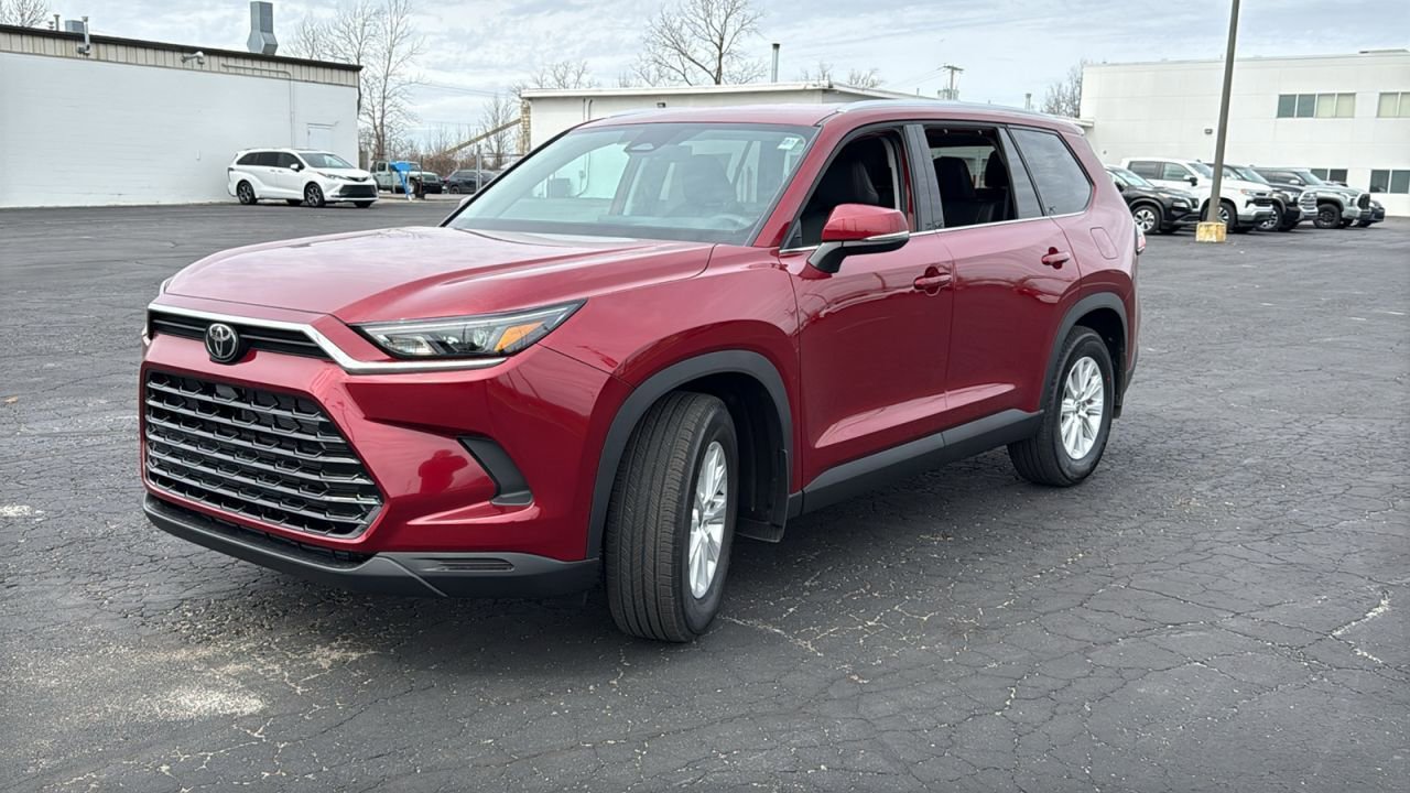 New 2026 Toyota Grand Highlander XLE image 3