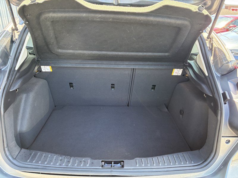 Used 2013 Ford Focus SE w/ SE Winter Pkg FWD image 16