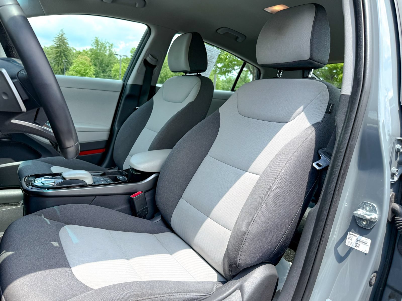 Used 2020 Hyundai Ioniq SE FWD image 15