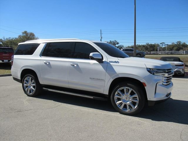 Used 2024 Chevrolet Suburban High Country w/ Advanced Technology Package image 2