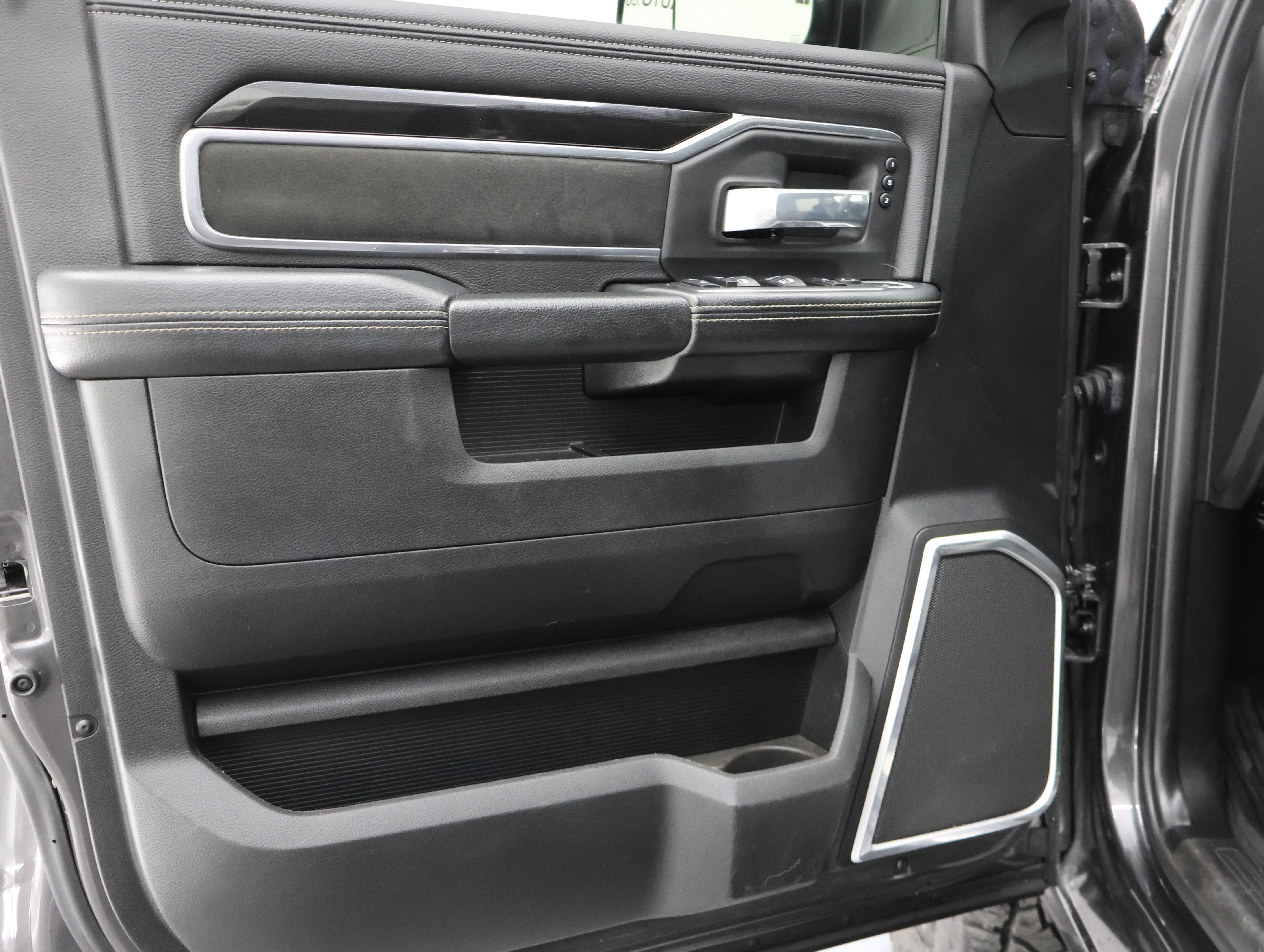 Used 2021 RAM 2500 Laramie image 46