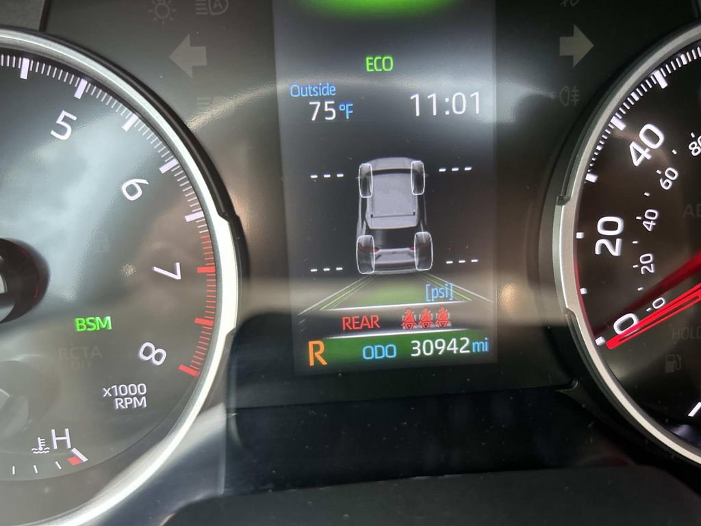 Certified 2022 Toyota RAV4 XLE Premium image 17