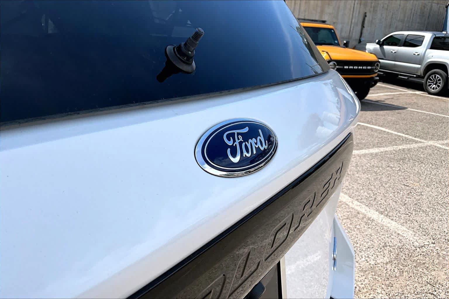Used 2023 Ford Explorer ST w/ Equipment Group 401A AWD/4WD image 31
