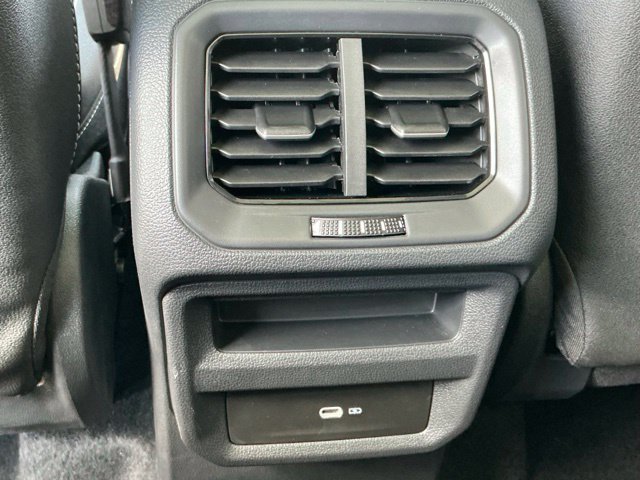 Certified 2025 Volkswagen Taos SEL AWD/4WD image 22