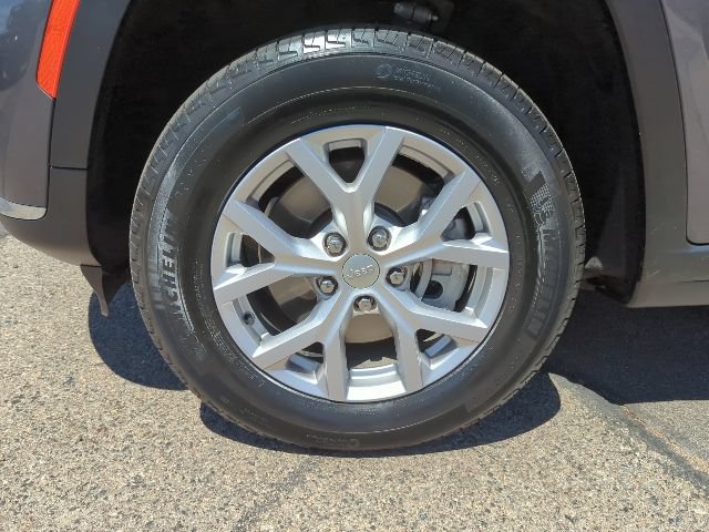Used 2021 Jeep Grand Cherokee L Laredo w/ Luxury Tech Group I AWD/4WD image 27