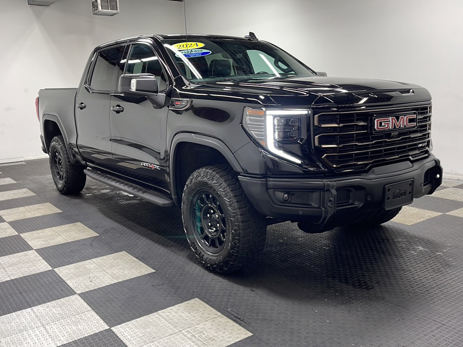 Used 2024 GMC Sierra 1500 AT4X w/ AT4X AEV Edition AWD/4WD image 23