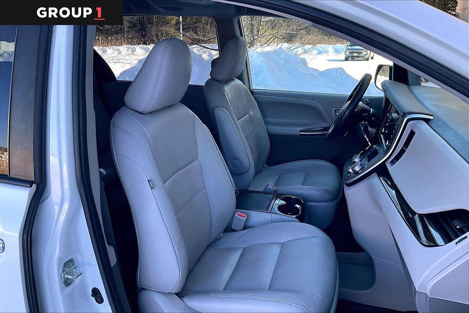 Certified 2020 Toyota Sienna XLE w/ XLE Navigation Package image 7