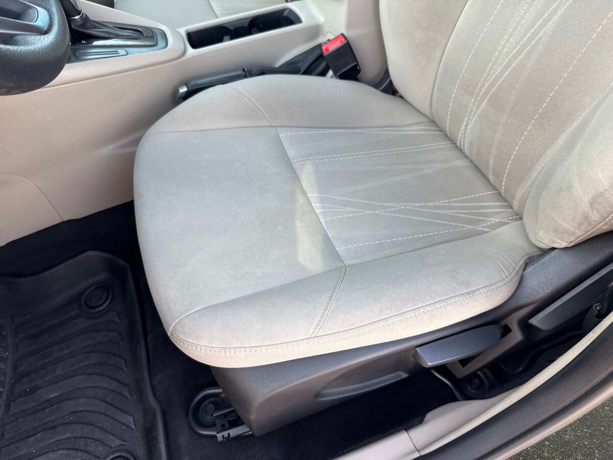 Used 2018 Ford Focus SE FWD image 19
