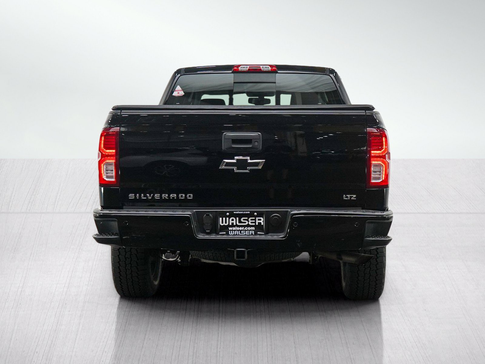 Used 2016 Chevrolet Silverado 1500 LTZ Z71 w/ LTZ Plus Package AWD/4WD image 4