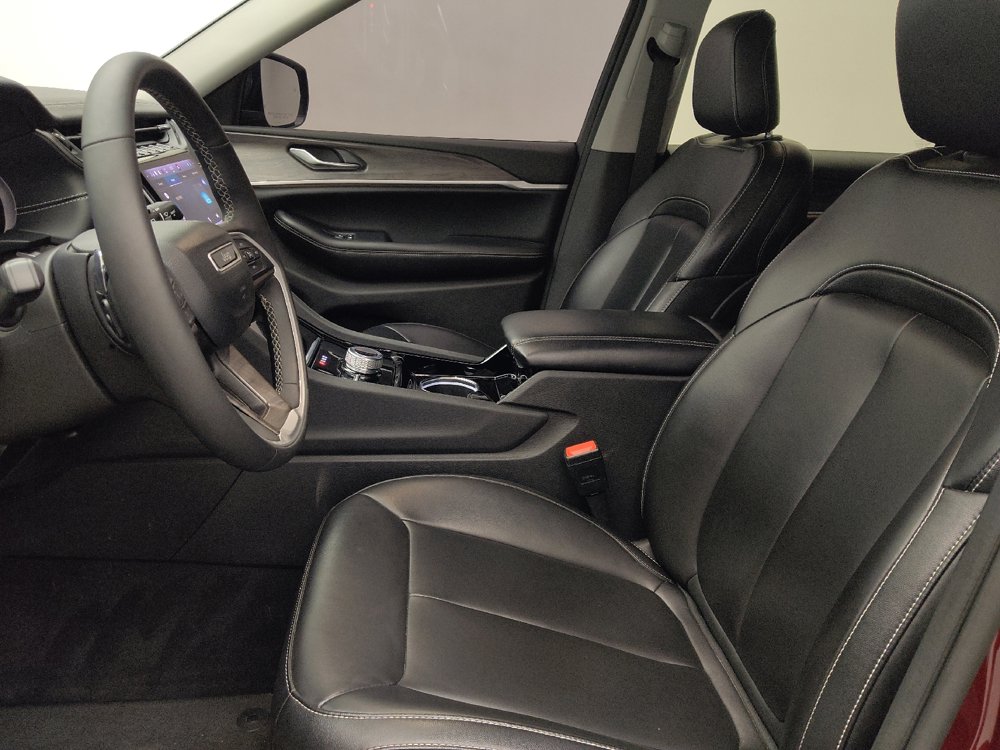 Used 2023 Jeep Grand Cherokee L Limited AWD/4WD image 17