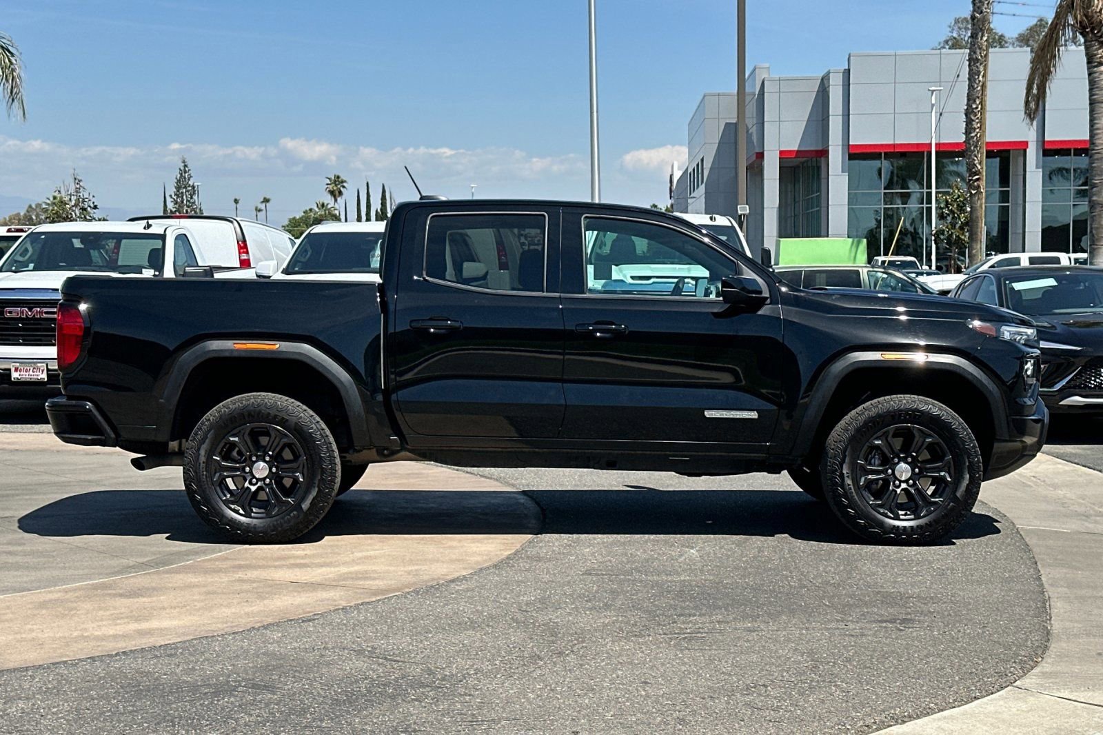 Used 2024 GMC Canyon Elevation w/ Convenience Package RWD image 3