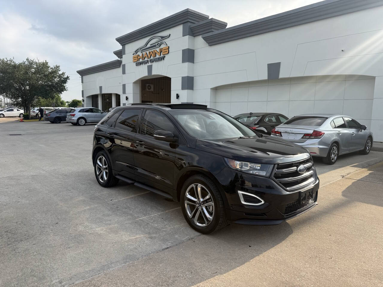 Used 2018 Ford Edge Sport w/ Equipment Group 401A AWD/4WD image 2