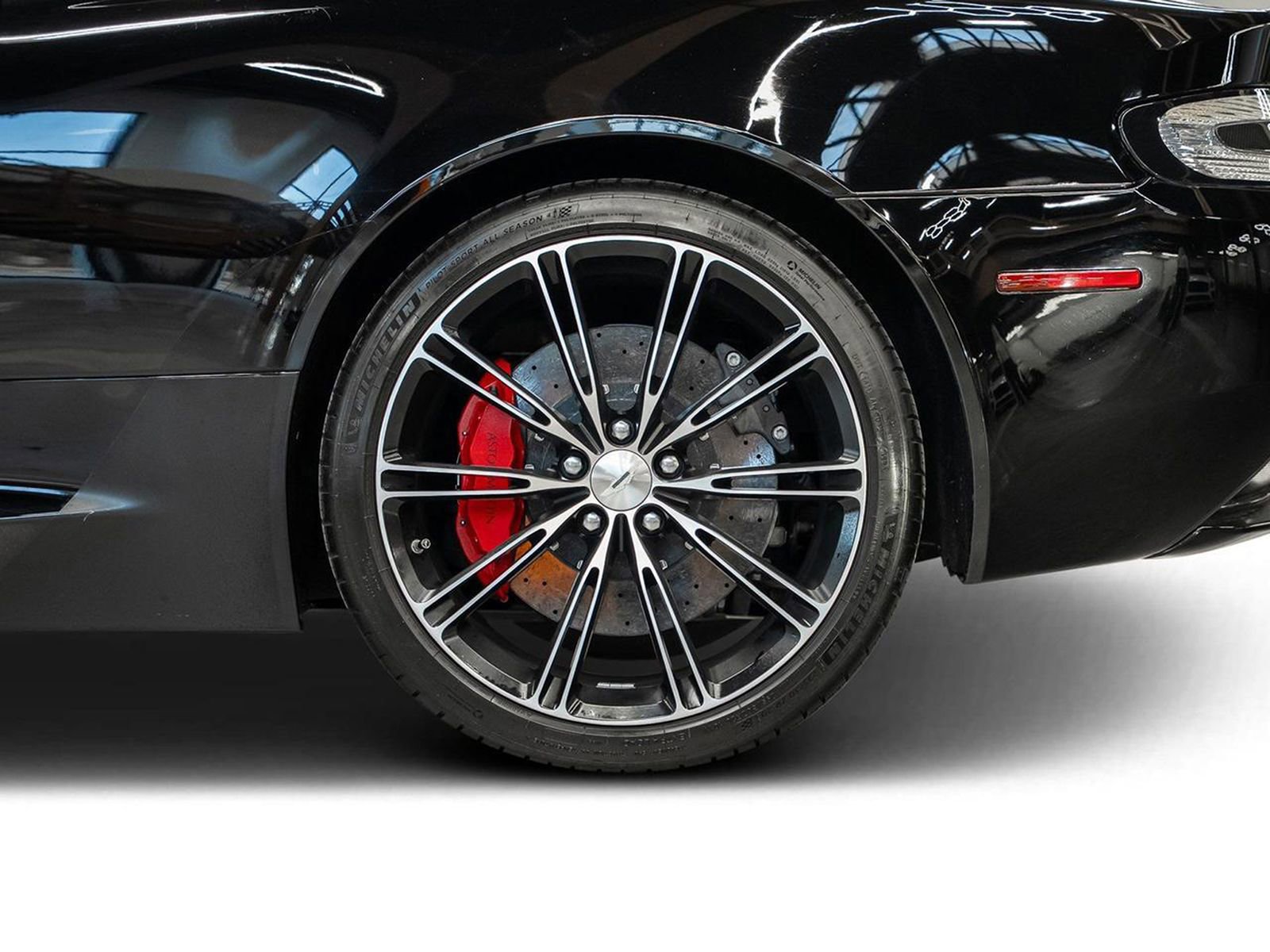 Used 2015 Aston Martin DB9 Volante image 19