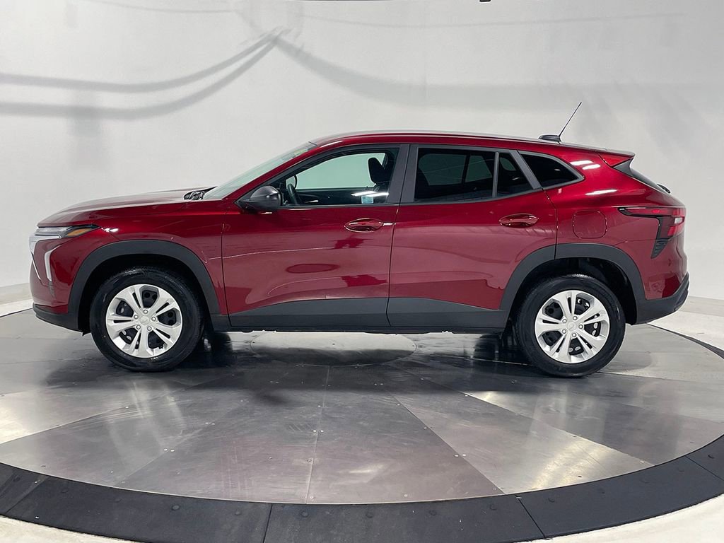 Used 2024 Chevrolet Trax LS w/ Driver Confidence Package image 14