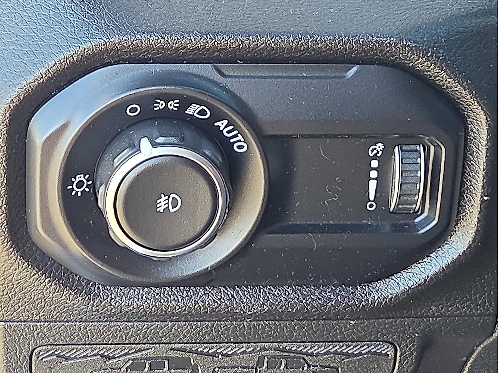 Used 2024 Jeep Wrangler Sport S image 21