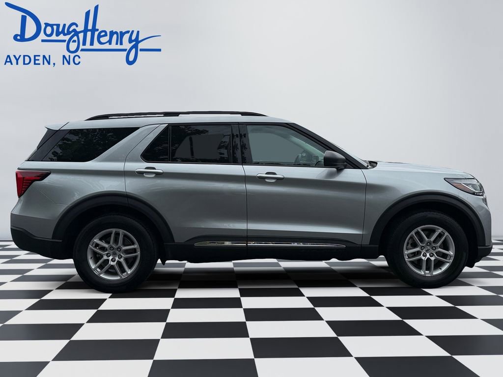 Used 2025 Ford Explorer Active w/ Active Comfort Package RWD image 6