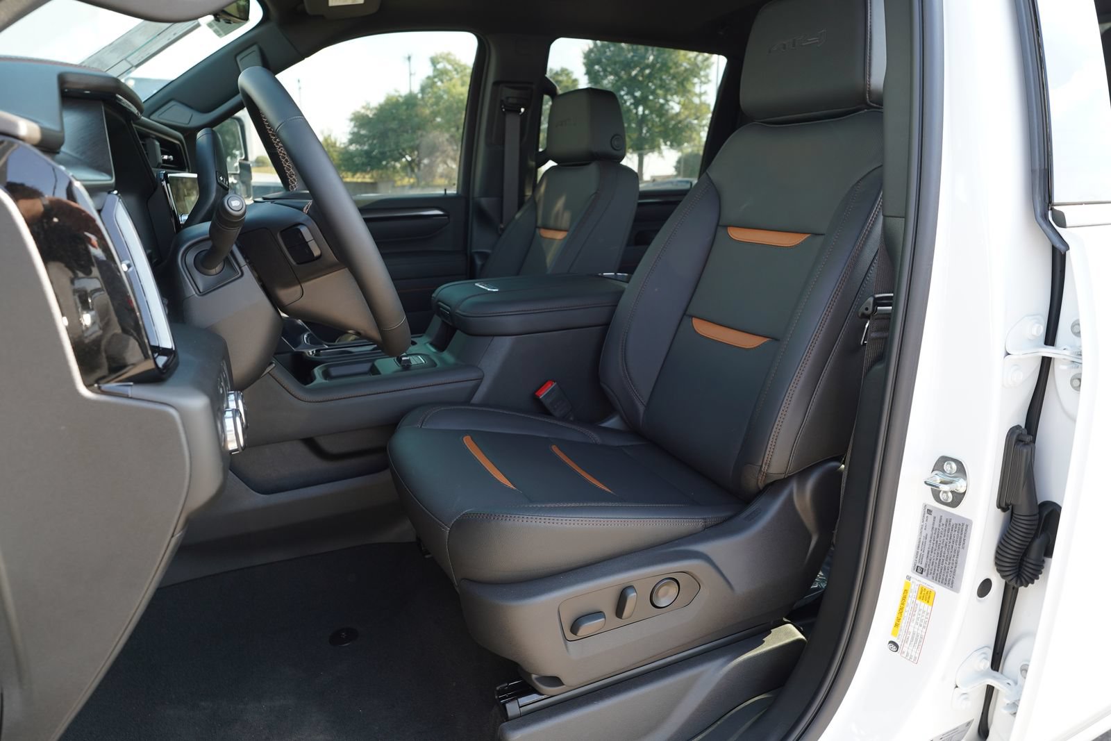 New 2026 GMC Sierra 2500 AT4 w/ AT4 Premium Plus Package AWD/4WD image 18