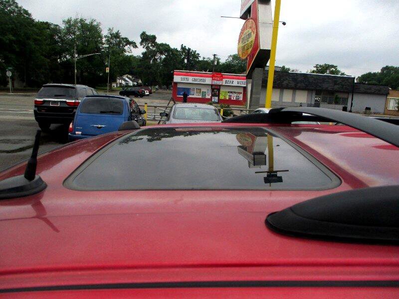 Used 2005 GMC Envoy SLE image 8