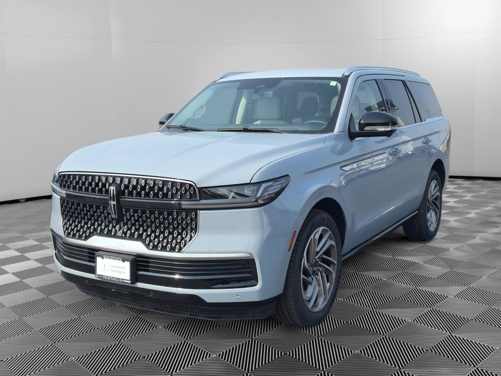 New 2026 Lincoln Navigator Reserve AWD/4WD image 3