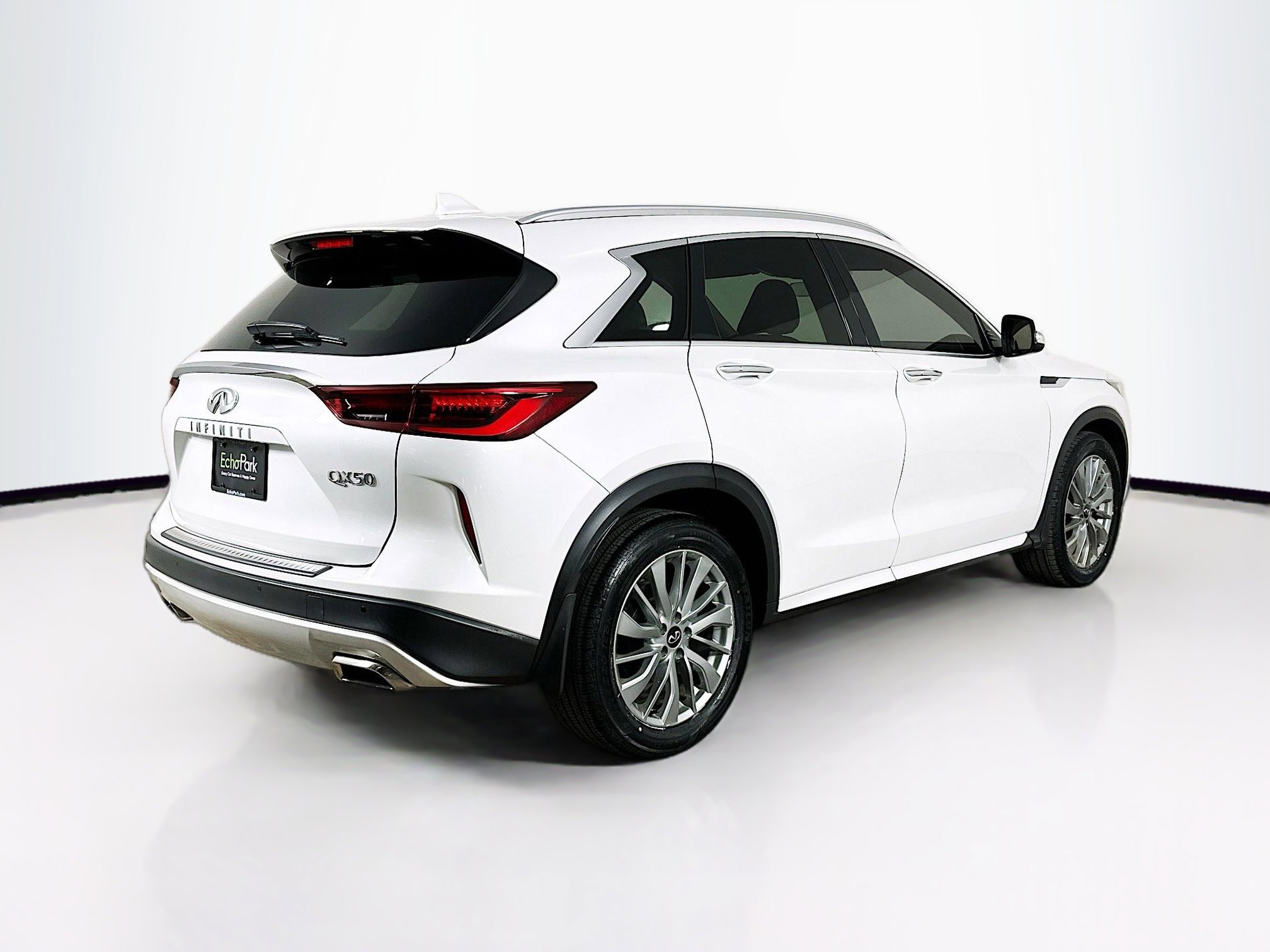 Used 2023 INFINITI QX50 Luxe image 9