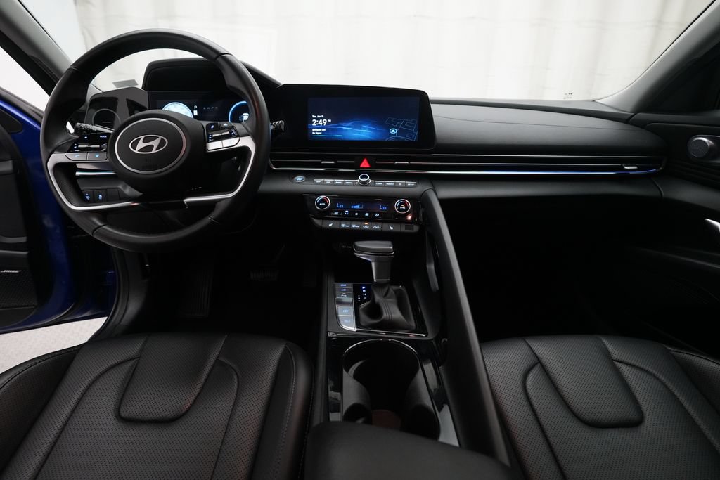Used 2024 Hyundai Elantra Limited FWD image 5