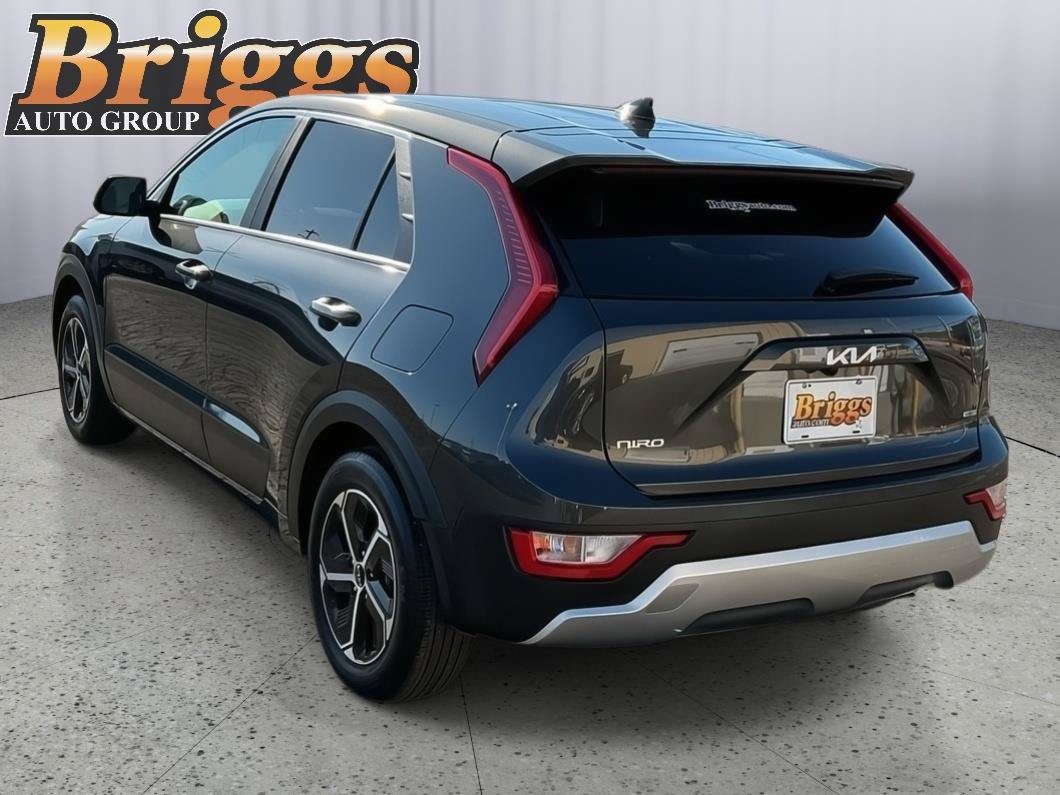 Certified 2025 Kia Niro LX FWD image 3