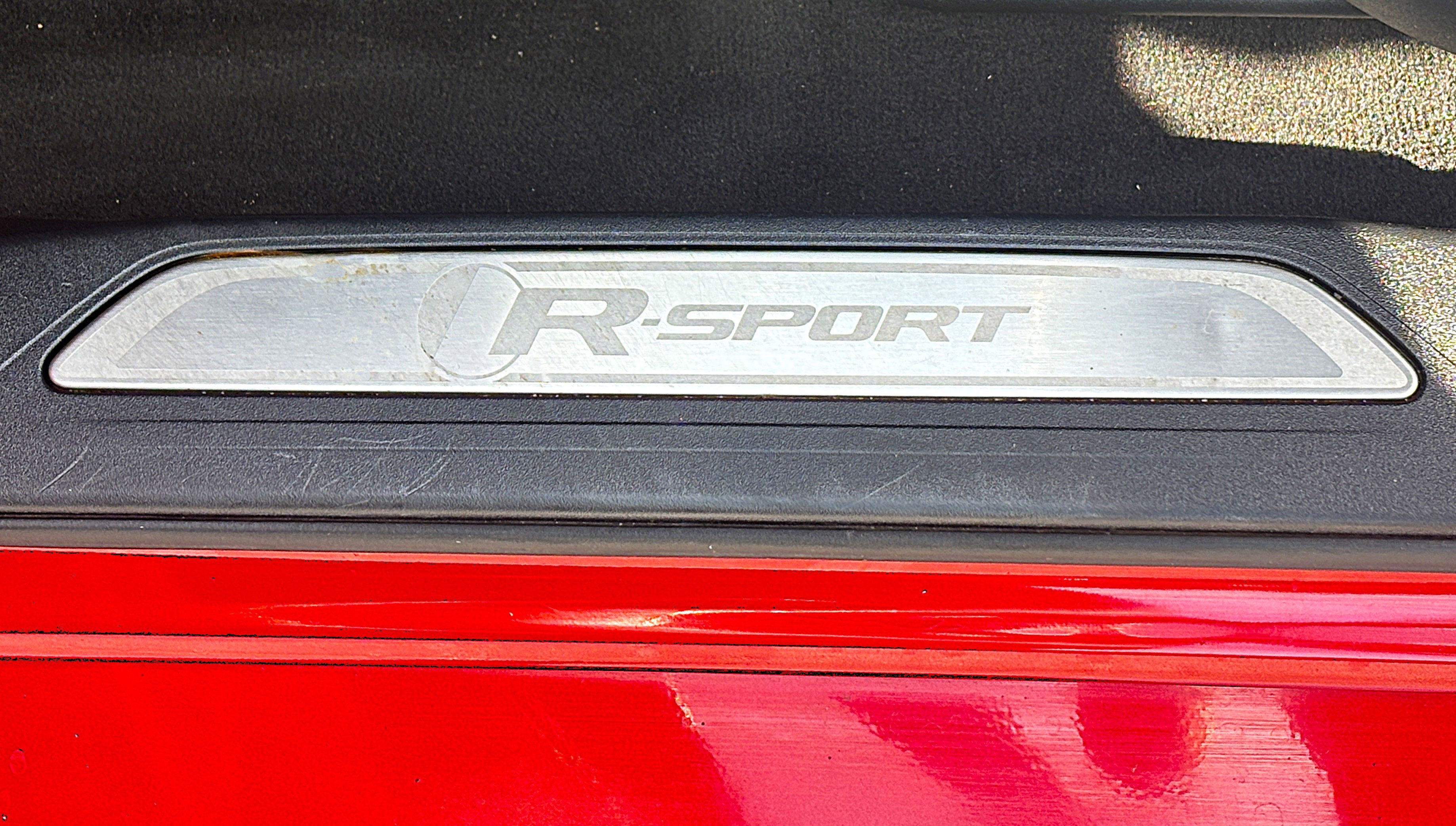 Used 2018 Jaguar XE R-Sport image 38