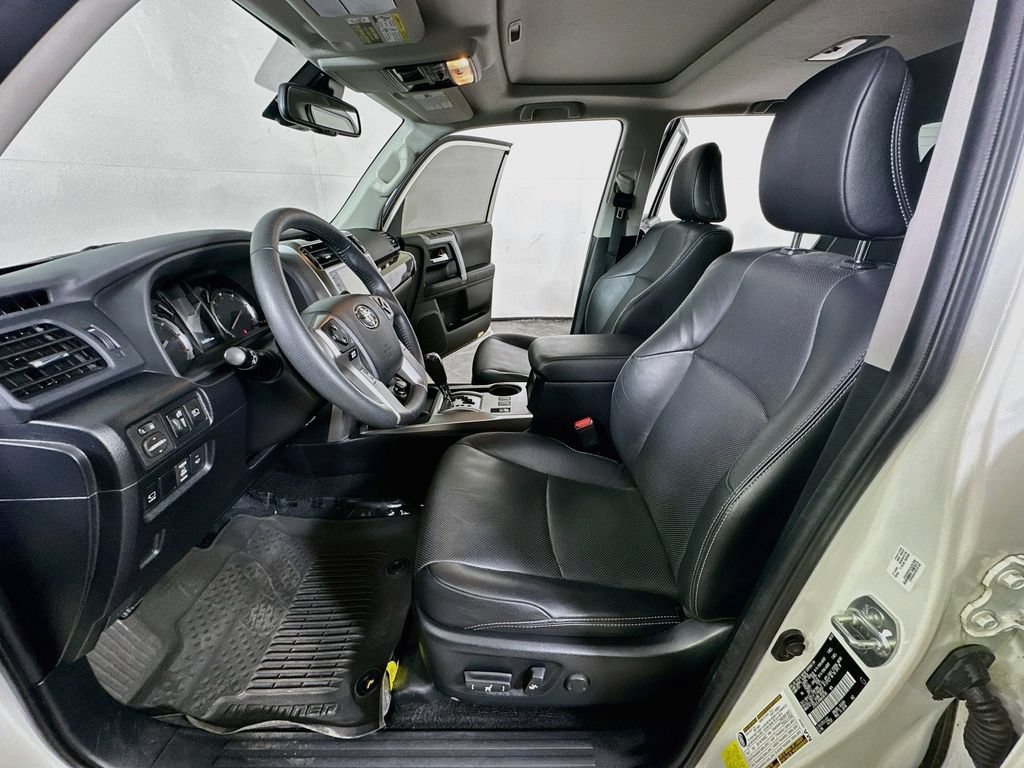 Used 2022 Toyota 4Runner Limited AWD/4WD image 15