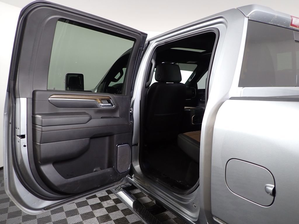 Used 2024 Chevrolet Silverado 3500 High Country w/ High Country Premium Package AWD/4WD image 36
