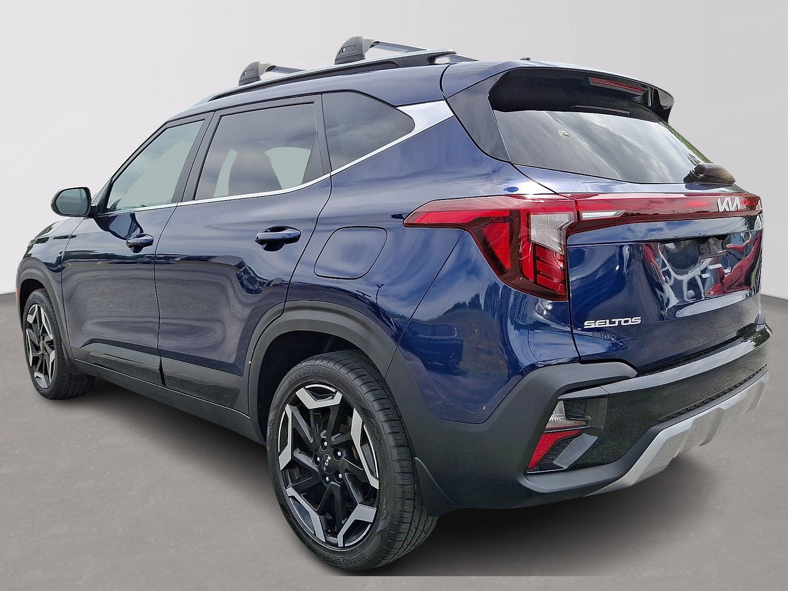 Used 2024 Kia Seltos SX w/ SX Sunroof Package AWD/4WD image 4