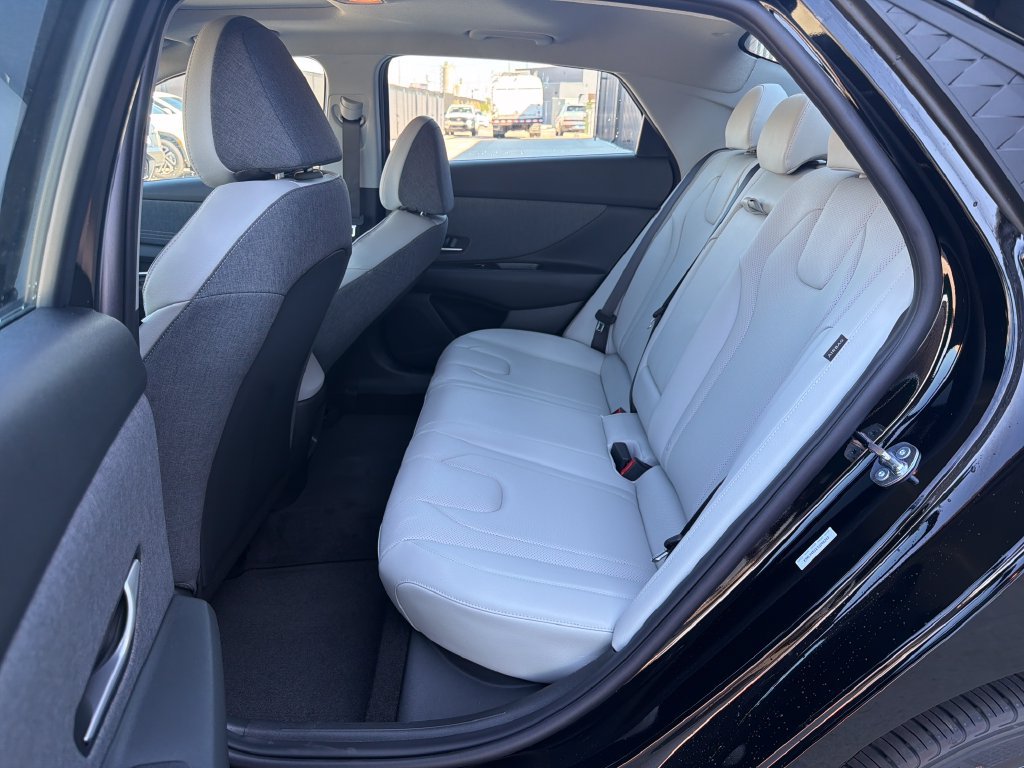 New 2026 Hyundai Elantra SEL Sport FWD image 19