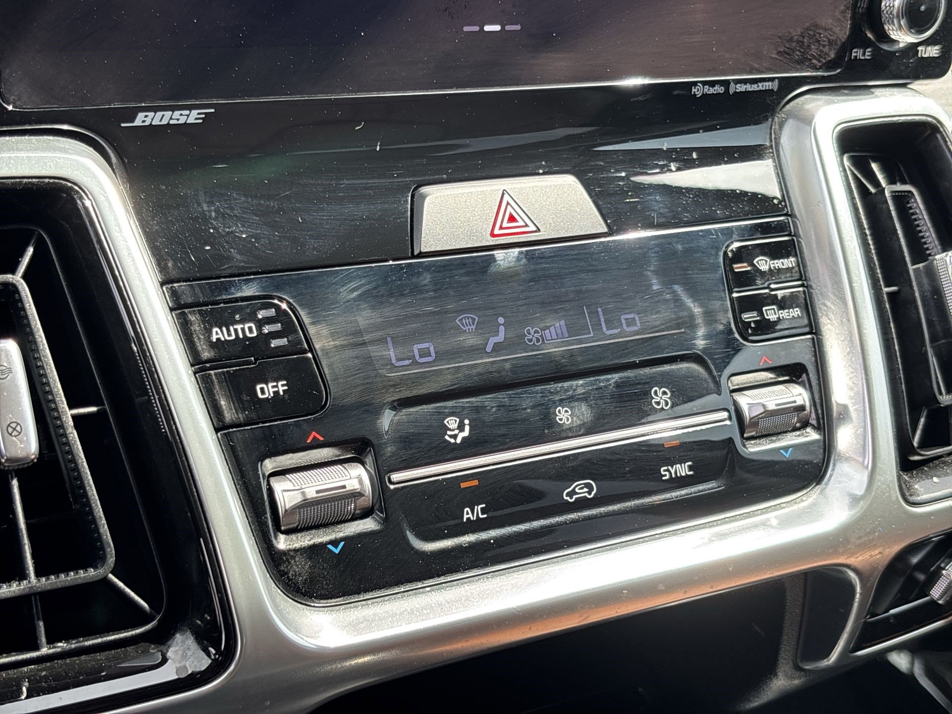 Certified 2023 Kia Sorento SX Prestige AWD/4WD image 16