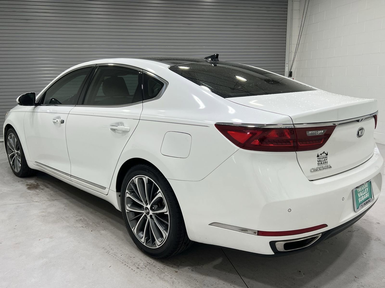 Used 2019 Kia Cadenza Technology image 6