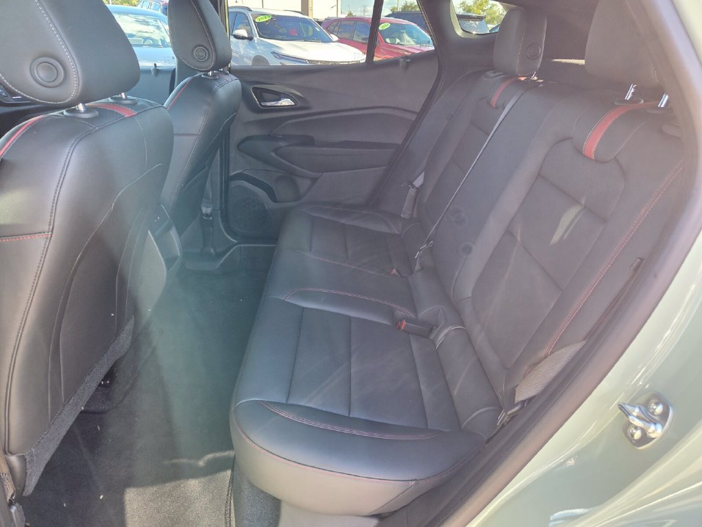 Used 2024 Chevrolet Trax RS w/ Sunroof Package FWD image 7