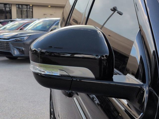 Used 2025 Lincoln Navigator Black Label image 11