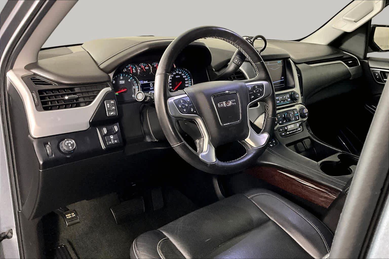 Used 2018 GMC Yukon XL SLT w/ Premium Edition RWD image 16