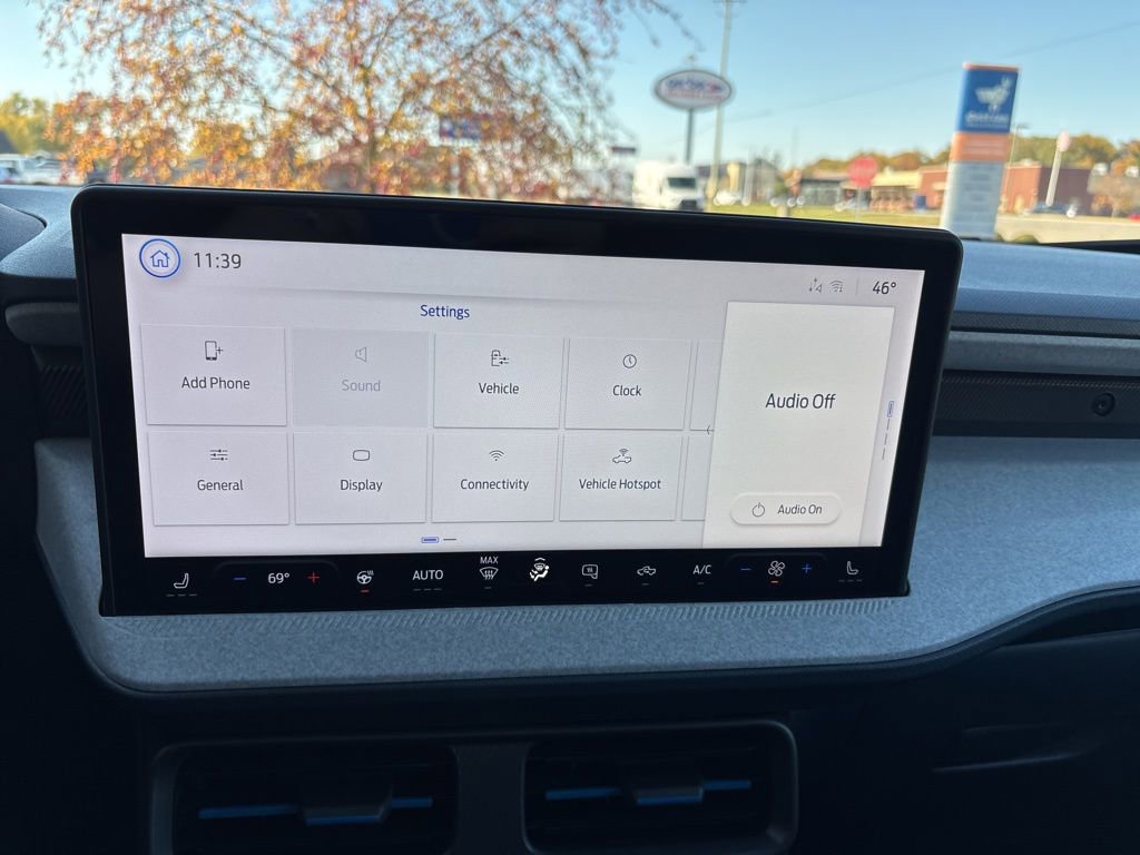 New 2025 Ford Maverick XLT image 13