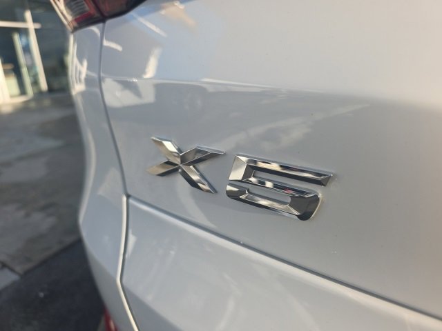 Used 2023 BMW X5 xDrive40i w/ Executive Package image 6