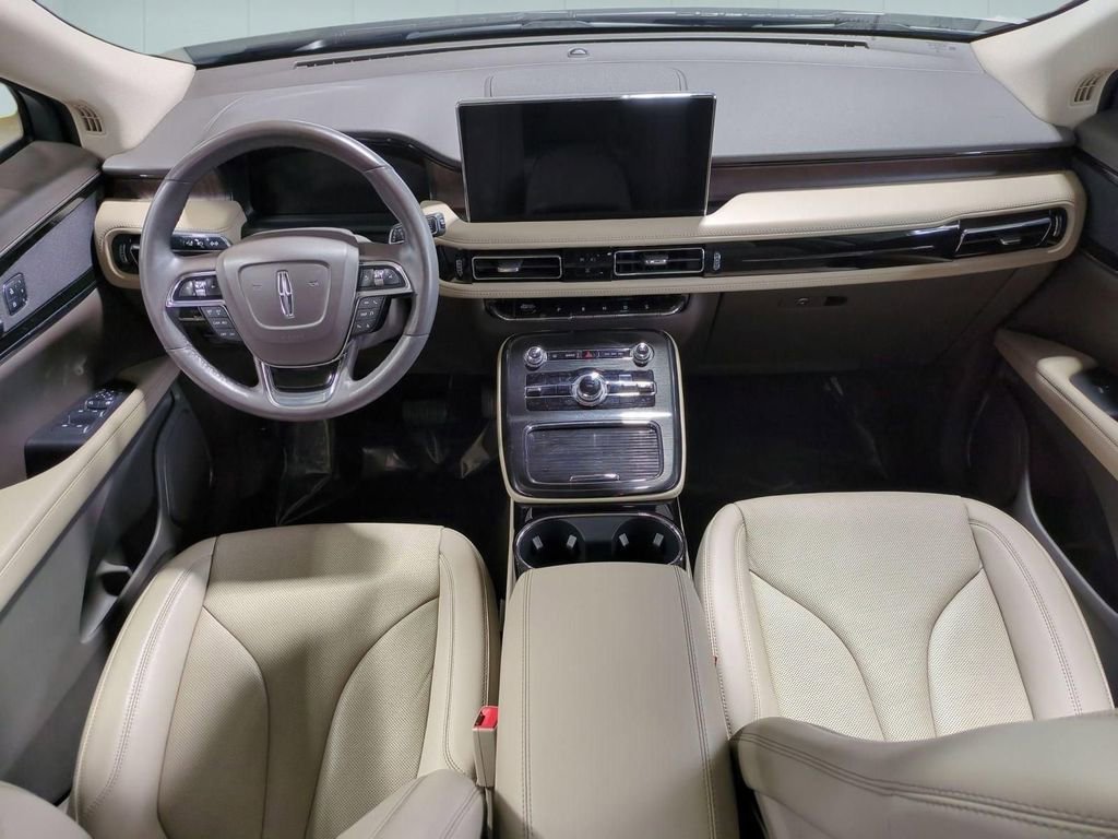 Certified 2023 Lincoln Nautilus Reserve image 29