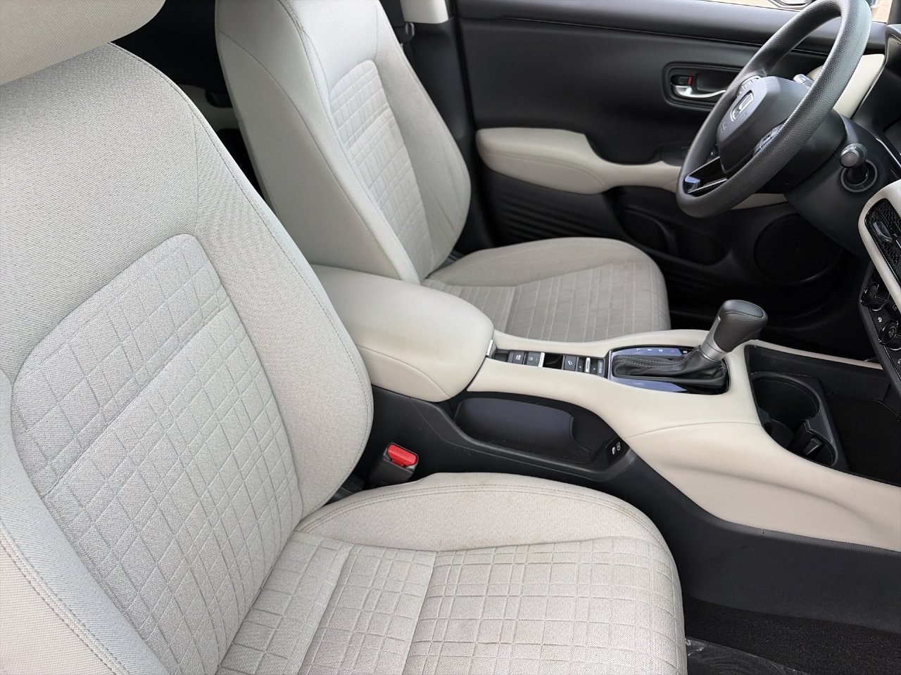 Used 2025 Honda HR-V LX image 10