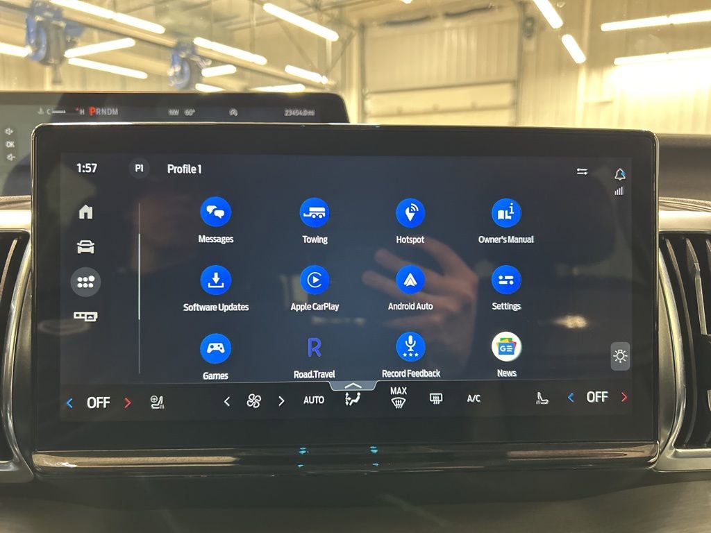 Certified 2025 Ford Expedition Platinum AWD/4WD image 21