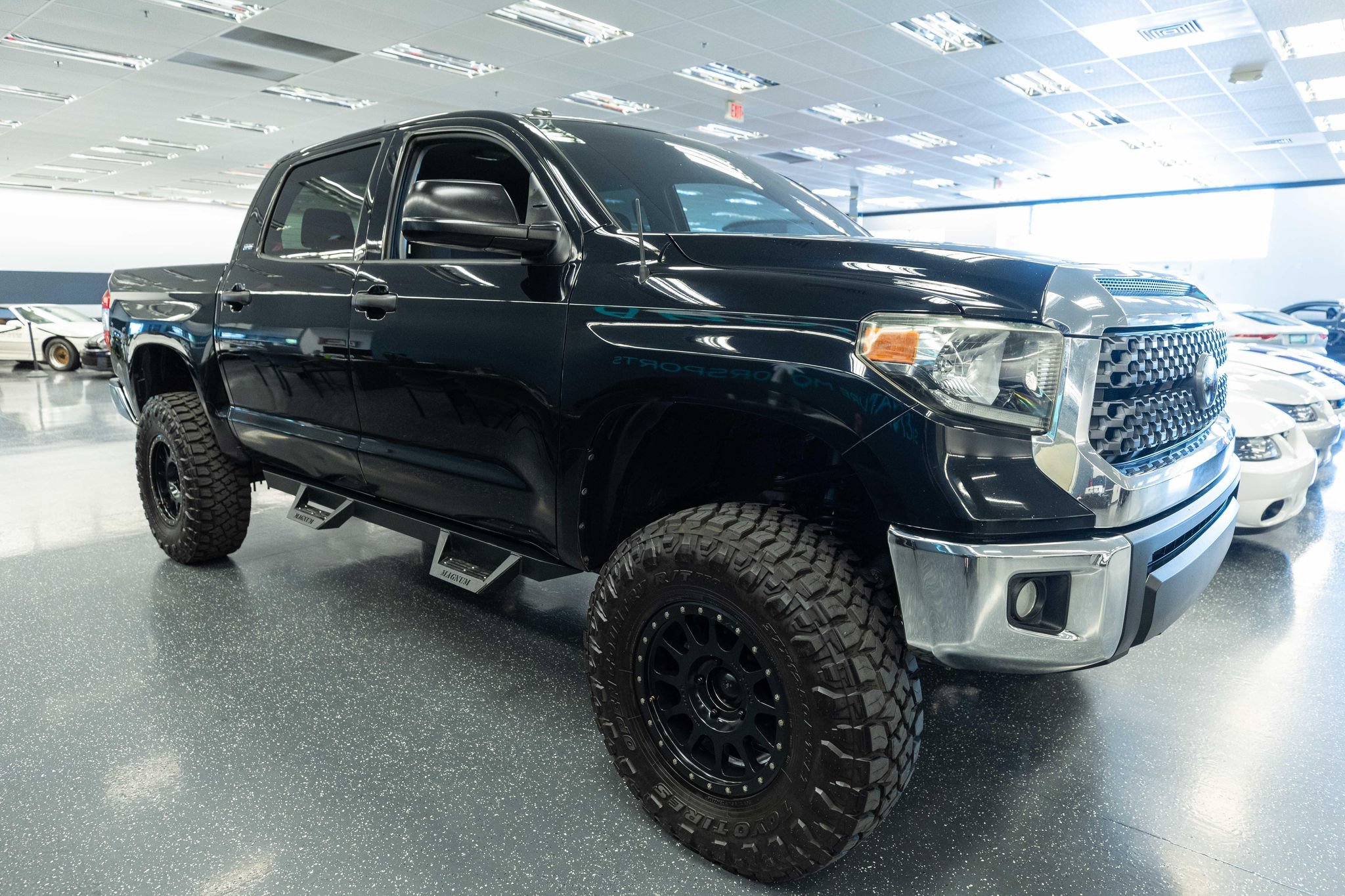 Used 2019 Toyota Tundra SR5 AWD/4WD image 4