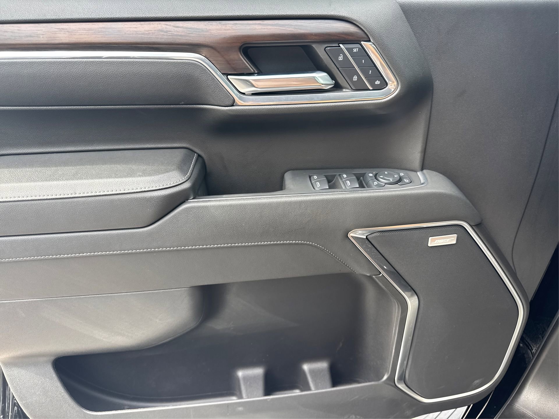 Used 2024 GMC Sierra 1500 SLT w/ SLT Premium Plus Package image 25