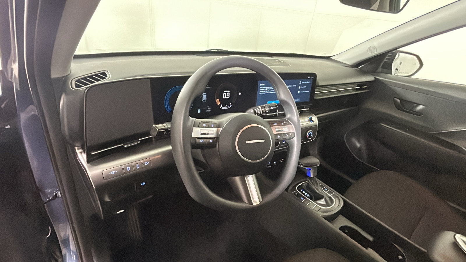 Certified 2025 Hyundai Kona SE AWD/4WD image 16