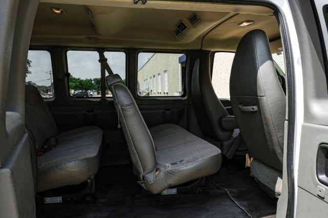 Used 2015 Chevrolet Express 2500 LT w/ LT Preferred Equipment Group RWD image 33