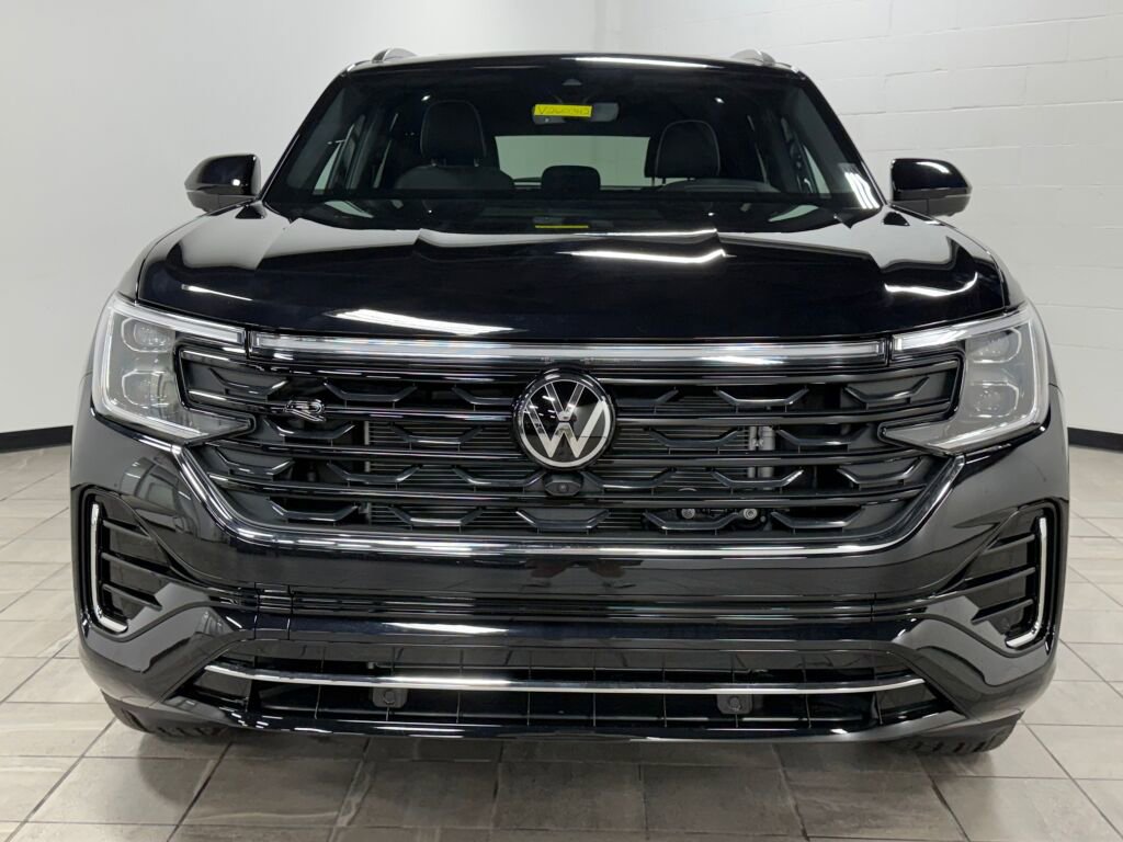 New 2026 Volkswagen Atlas Cross Sport SEL Premium R-Line image 2