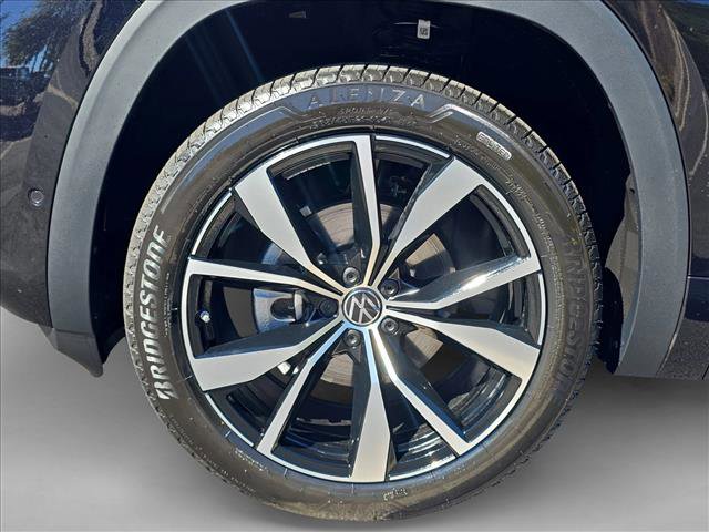 New 2026 Volkswagen Atlas Cross Sport SEL Premium R-Line image 10