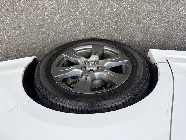 Used 2017 Toyota Sienna SE Premium FWD image 9